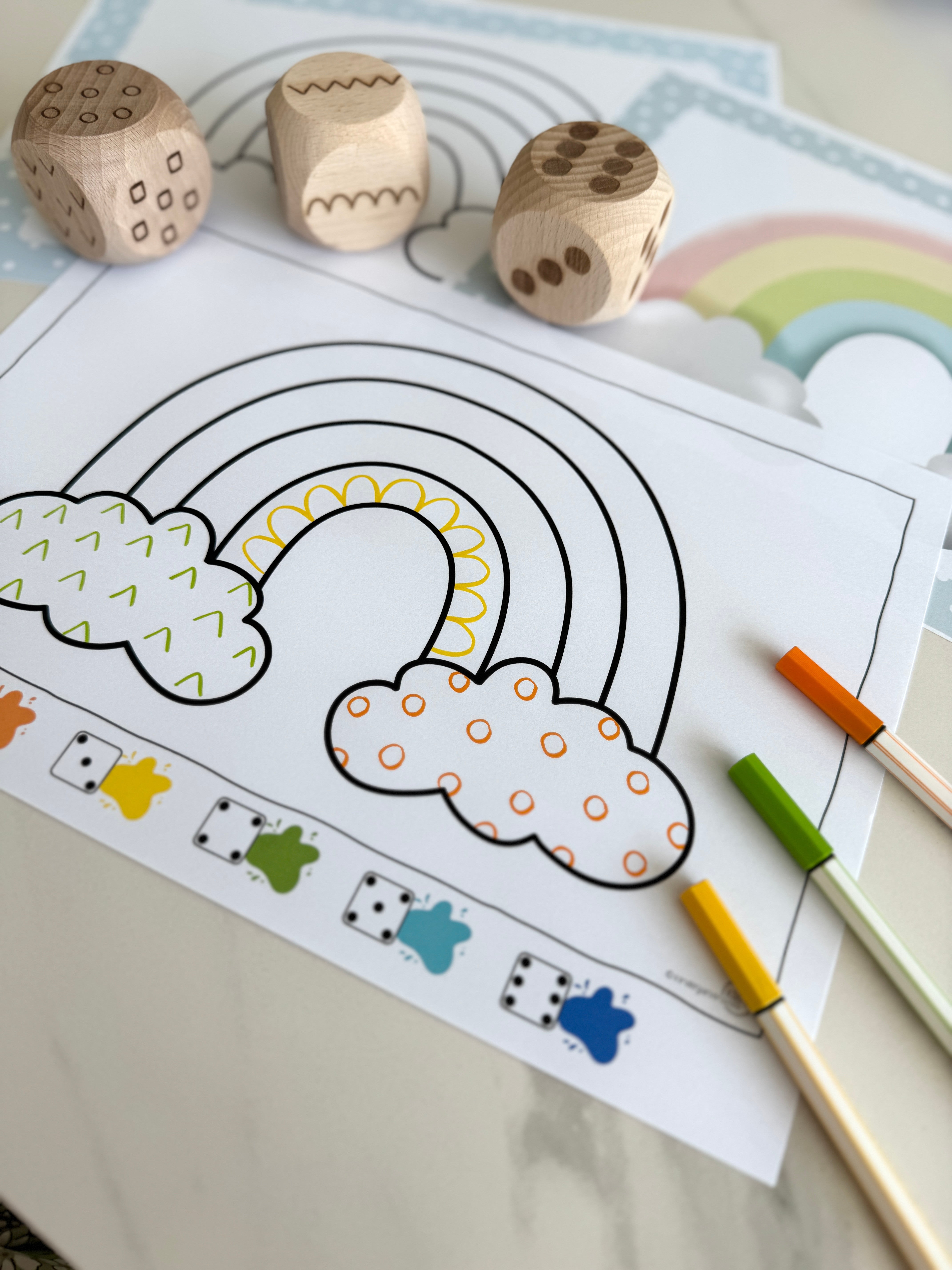 Muster Regenbogen Feinmotorik Kunst Kindergarten Vorschule.jpg